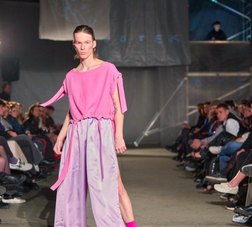 Lenka-Vallova_07_THE-NEVER-ARRIVAL-FASHION-EVENT-DOTEK-2023-model-Jiri-Peska