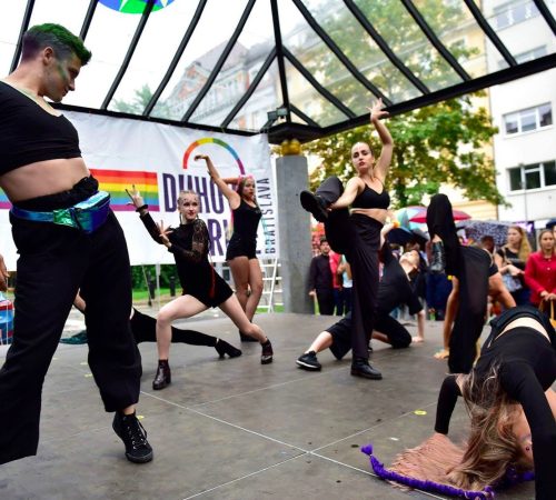 Monika-„Monnush-Prikkelova_20_Vogue-vystupenie-na-Duhovom-Pride-v-Bratislave-2017
