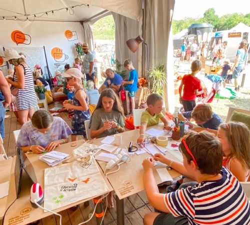 Vlado-22Vaco22-Vaculik_15_STEM-workshop-v-Orange-zone-na-festivale-Atmosfera