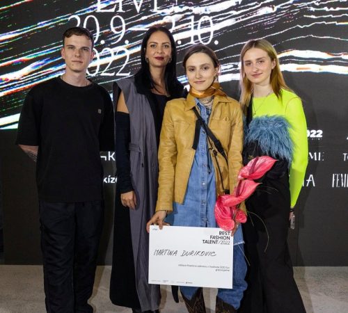 Zuzana-Bobikova_18_Best-Fastion-Talent-2022-ziskala-Martina-Durikovic-s-kolekciou-Pink-Matrix